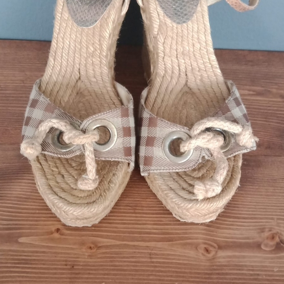 Burberry wedges - Picture 2 of 8